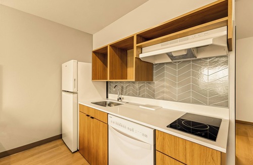 Vineyard Hotel | LivAway Suites Orem-Vineyard