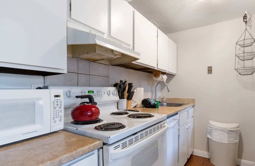 Dunkin Hill House | Lovely 2BR w/ Mt. Baldy Views, Near Town & Slopes!