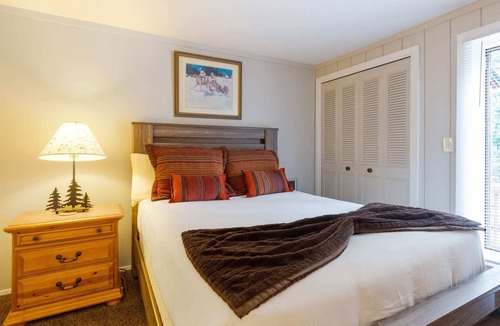 Dunkin Hill House | Lovely 2BR w/ Mt. Baldy Views, Near Town & Slopes!