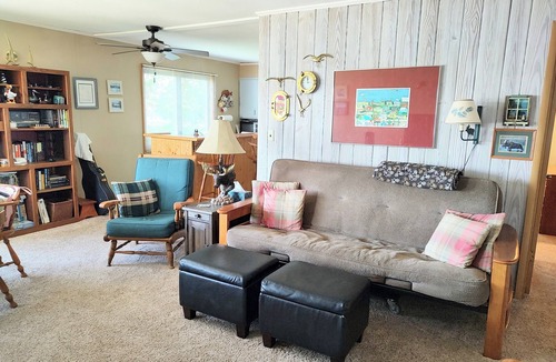 Wahpeton Condo | Lovely 3-bedroom condo with AC in charming Okoboji