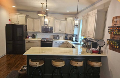 Kansas City House | Lovely 5-bedroom house in Kansas City great location for the Major International Sporting Event.