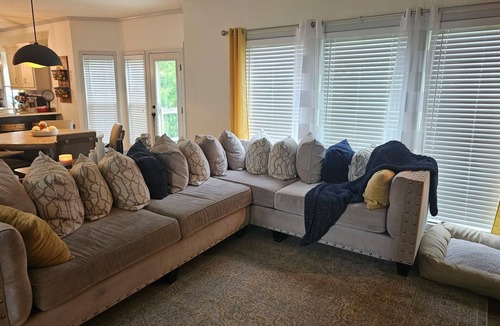 Kansas City House | Lovely 5-bedroom house in Kansas City great location for the Major International Sporting Event.