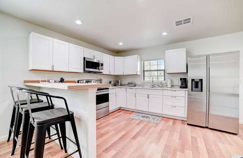 Blanco Cabin | Lovely home with a deck, firepit, washer/dryer & AC - dog-friendly