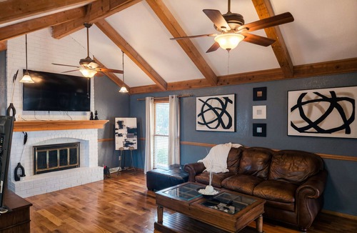 Blue Springs House | Lovely Little Gem in Blue Springs