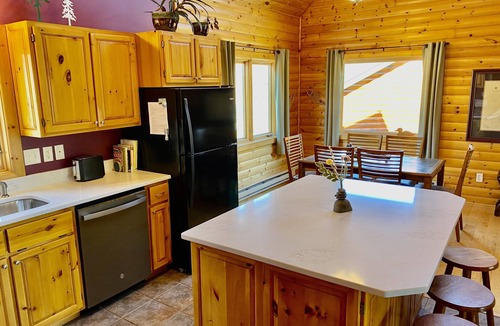 Lutsen Cabin | Lutsen Log Lodge! Ski, Hike, Golf & Bike