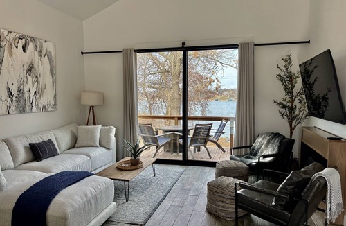 Grove Cabin | Luxe Lakeside Lake Views Couples Families Kings