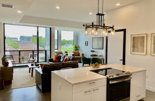 Mann Condo | Luxurious Condo in Heart of Downtown Iowa City