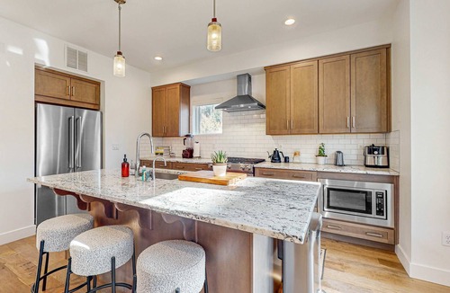 Summit Park House | Luxurious, dog-friendly home with private hot tub, W&D, AC, WiFi, near slopes