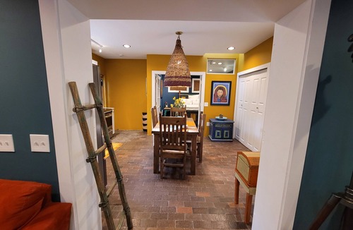 South Capitol Apartment | Luxurious New Mexican Queen Suite Across State Capitol Downtown Santa Fe