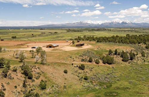 Marvel House | Luxury Adobe Style Ranch House. Bring your dogs and horses!