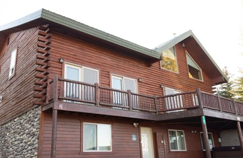 Island Park Cabin | Luxury Cabin on the 9th Green AC, HotTub, Gameroom