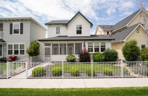 Eagle House | Luxury Farmhouse Eagle Retreat