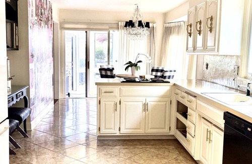 Lee's Summit House | Luxury lake living 12 minutes from FIFA World Cup stadium