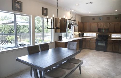 Lower Basin Lake Travis House | Luxury Nook