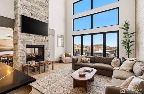 Brian Head House | Luxury Ski In and Ski Out Condo with Private Hot Tub and Sauna