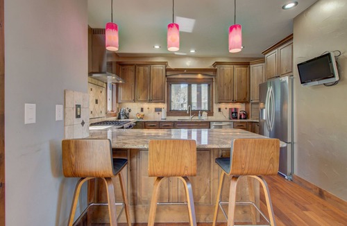 Steamboat Springs House | Luxury Townhome~Downtown Views~Private Hot Tub
