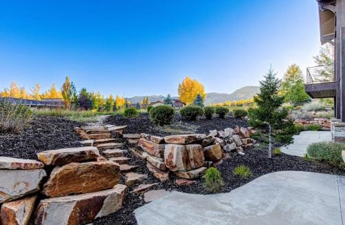 Park Meadows House | Luxury townhome on the golf course with 3 fireplaces gas grill & great view