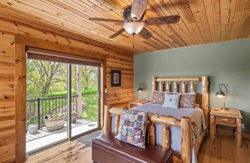 Wahoo House | Luxury Vacation Home with Awesome Lake Views!