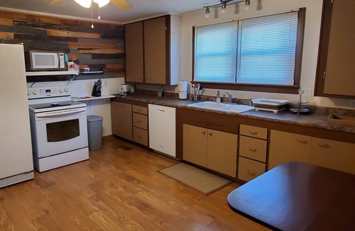 Meade House | Make this house your HOME away from home