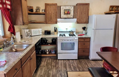 Mazama Cabin | Mazama Trails Kidds Cabin! 200 ft from Ski Trail!