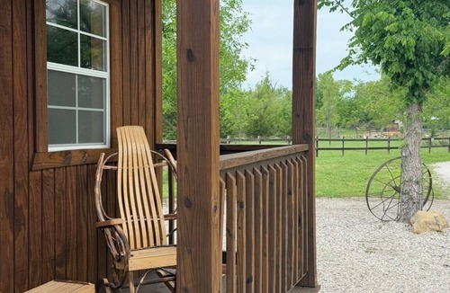 Lamont Cabin | Meadowlark Cabin - Quiet Nature Escape w/Creek & 150 Acres