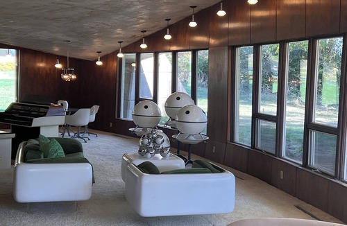 Bellevue House | Mid Century Modern Googie Architect Designed Home. Welcome Modern Designers!
