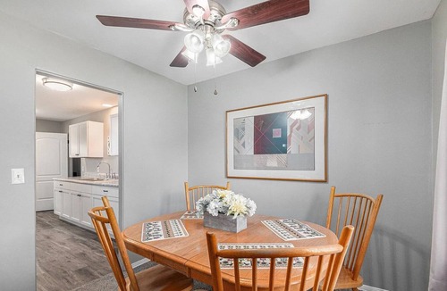 South Central Omaha House | Mid-Term Rental, fully furnished Near Aksarben, UNO & Methodist/CHI/Bergan Mercy