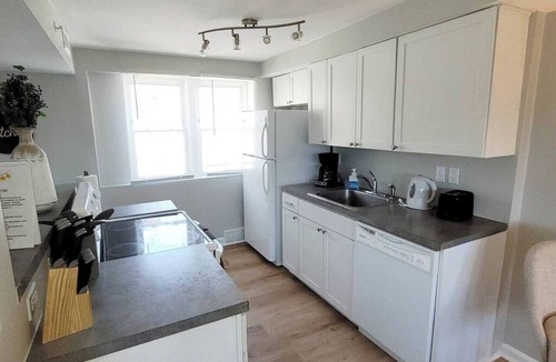 Joslyn Castle Apartment | Midtown Oasis Near Blackstone - Pet Friendly Retreat