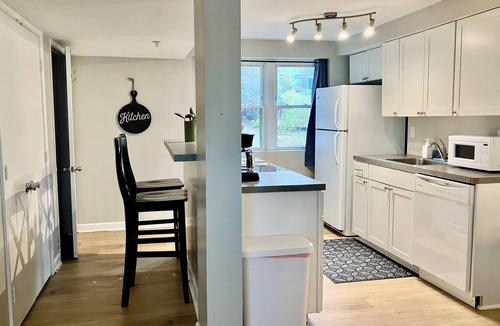 Joslyn Castle Apartment | Midtown Oasis Near Blackstone - Pet Friendly Retreat