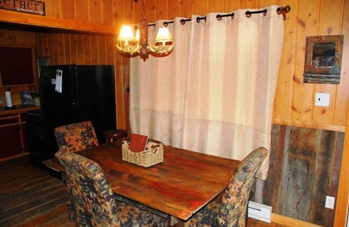 Lazy Acres House | Mini-Moose Cabin, 20+ min from Yellowstone!