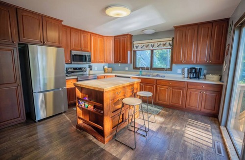 Stoddard House | Mississippi River Home/HOT TUB/Sleeps 8