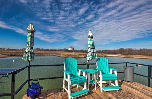 Dawn Cabin | Missouri Vacation Rental with Fire Pit Access