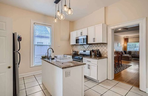 Lincoln Park House | Mod Downtown Perfection | 3BD w/Patio | Fast WIFI