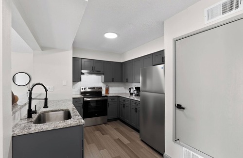 Lenexa Apartment | Modern 1-bedroom apartment in Lenexa