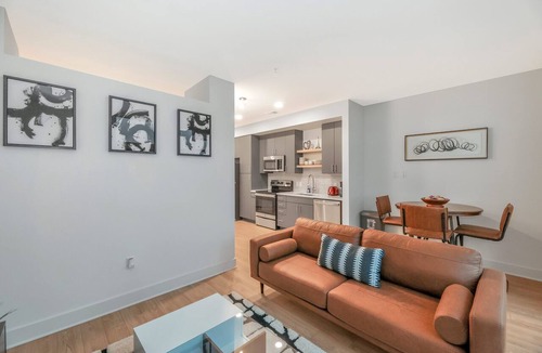 Wichita Apartment | Modern 1BR APT in DT with Infinity Pool & Sauna