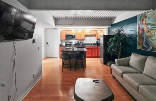 Downtown Omaha House | Modern 1BR Midtown Omaha, Garage for 2, Rooftop, W/D, Smart TV, 1 Gbps