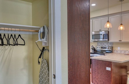Rockerville Condo | Modern 2BR BH Retreat Condo Near Mt Rushmore Sleeps 8