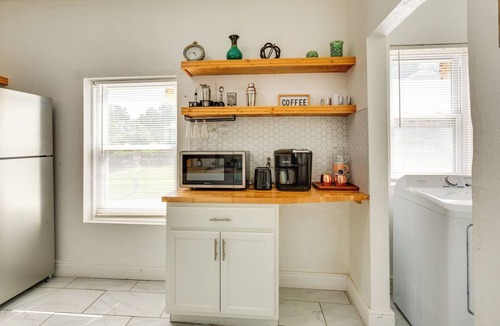 North Hyde Park Apartment | Modern 2BR Kansas City Condo Near Downtown