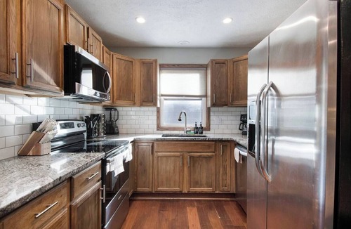Gretna House | Modern 4BR Gretna NE, Garage, Fenced Yard, W/D, Pet-Friendly, Near Outlets