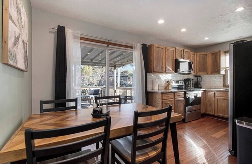 Gretna House | Modern 4BR Gretna NE, Garage, Fenced Yard, W/D, Pet-Friendly, Near Outlets