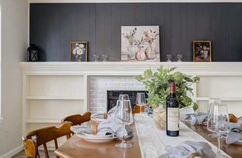 Briargate House | Modern 6BR Home in Briargate