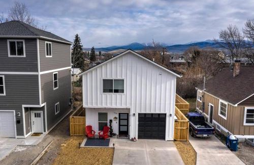 Franklin to the Fort House | Modern abode in Central Missoula!