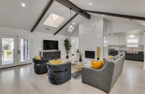 Far North Dallas House | Modern and Spacious Dallas Getaway with Private Pool