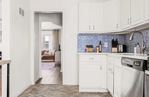 West Colfax Apartment | Modern Comfort | King Beds | Sloans Lake | 30 Day
