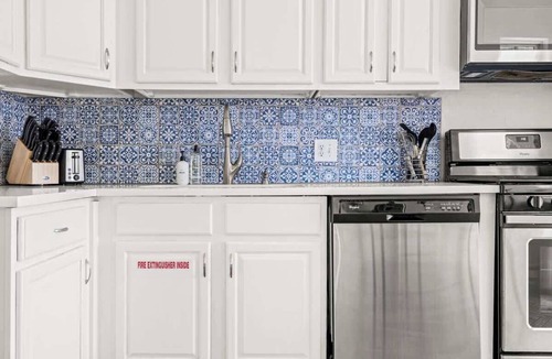 West Colfax Apartment | Modern Comfort | King Beds | Sloans Lake | 30 Day