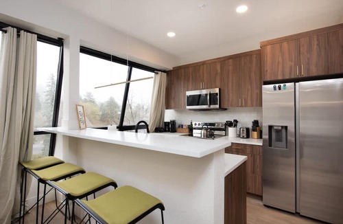 Kerr Gulch House | Modern condo with town and mountain views