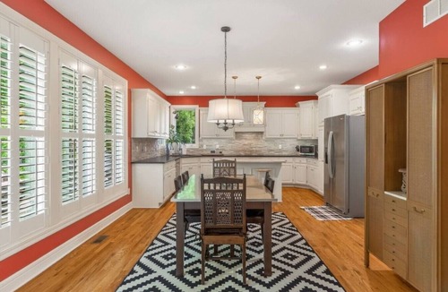 Waldron House | Modern Family-Friendly Retreat Near Downtown KC