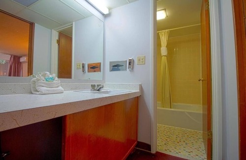 Liberal Hotel | Modern Family Unit, Parking, Pets OK, Near Buffet & Airport