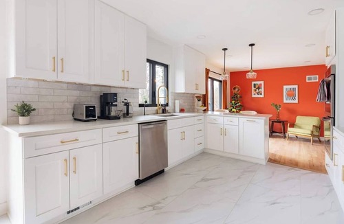 Fairway House | Modern Farmhouse 4BR 3BA Fenced Yard, Pet Friendly