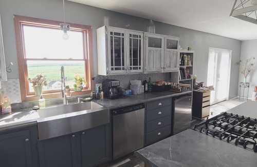 Homestead House | Modern Farmhouse with gorgeous views and lots of farm animals!
